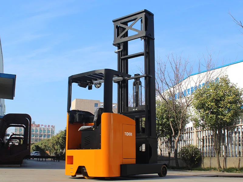 ERF15-30 · retráctil 48 V, conductor sentado · Carretilla retráctil de conducción sentada 48 V