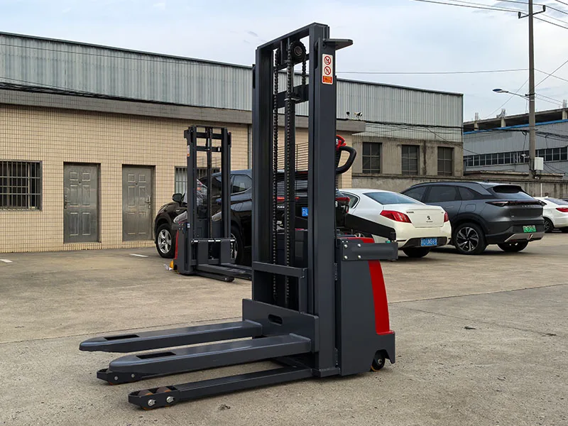 TES15-30 · apilador eléctrico con plataforma · Apilador eléctrico